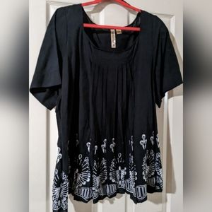 Pretty, Lightweight Pullover Top by Eyeshadow in Size 3x - New Without T…